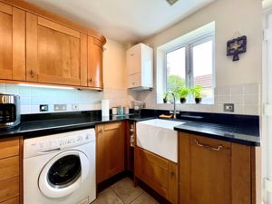 Kitchen Breakfast- click for photo gallery